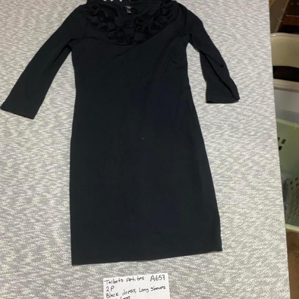 Talbots petites Black dress with short sleeves size 2P. SKU-A657